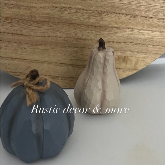 Rustic Decorative Pumpkins and Sign - Picture 2 of 2